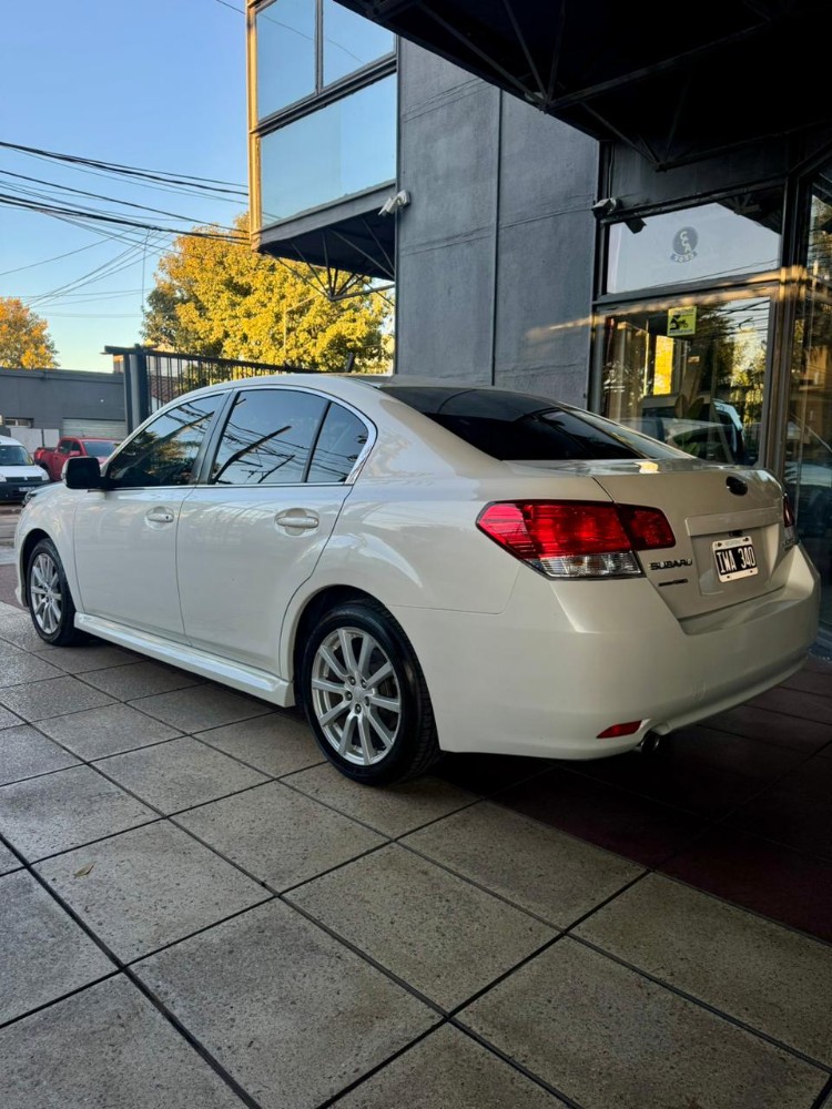 Subaru Legacy Premium — foto 6